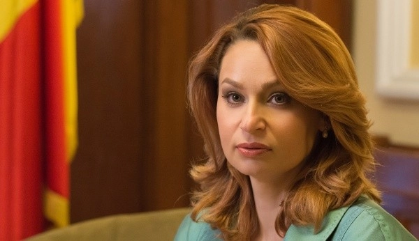 Cristina Pocora şi-a dat demisia din Consiliul de Administraţie al SRtv, după ce a fost numită în funcţia de consilier de stat, pentru a evita incompatibilitatea - Aceasta se va ocupa de politici sociale, în cadrul Cancelariei premierului