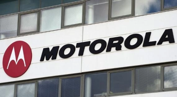 Motorola prezintă la CES 2026 noul smartphone pliabil Razr Fold