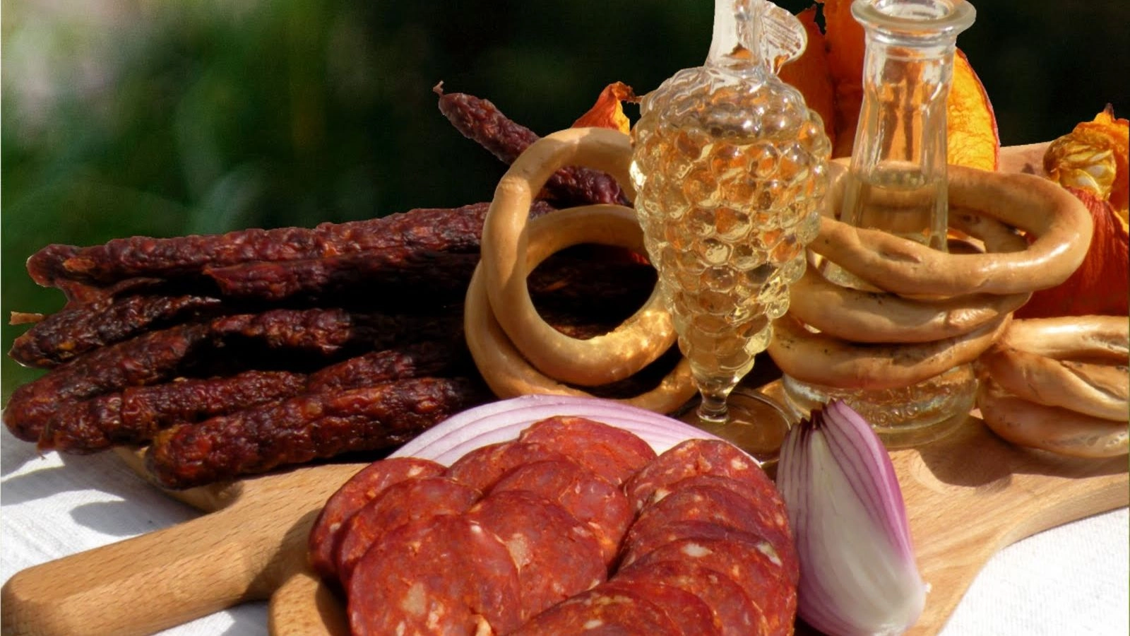 Peste 100 de producători și comercianți, prezenți la Ziua Produselor Agroalimentare Românești de la Slatina