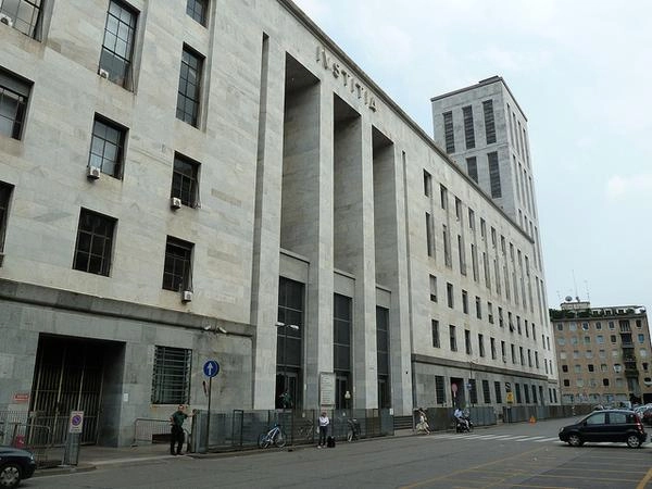 Afacerist român, mort în condiții ciudate la Milano: Decesul său e doar vârful aisbergului, după tot ce au găsit în camera sa anchetatorii