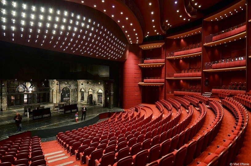 Teatrul Naţional din Bucureşti invită spectatorii la o primă lectură cu public a noului text 'Ceasu şi cămaşa miresii'