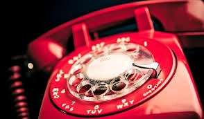 Au crescut apelurile la Telefonul Copilului. Ce reclamă minorii care sună disperați la autorități: "Nu am simțit nicio bucurie, doar țipete, jigniri, lovituri și amenințări"