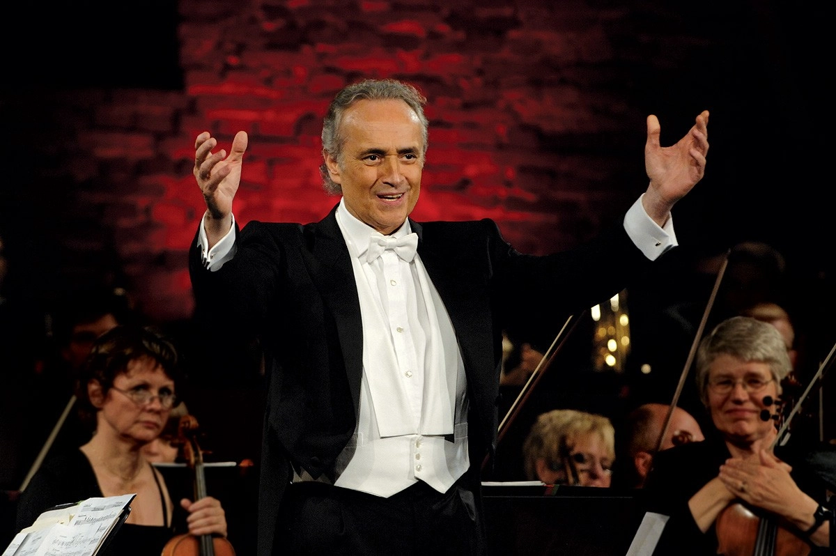 Ultima zi la Unforgettable Festival: Jose Carreras, Arash şi Loreen - pe scena din Piaţa Constituţiei