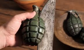 Grenadă defensivă, găsită într-un container în timpul colectării deşeurilor voluminoase