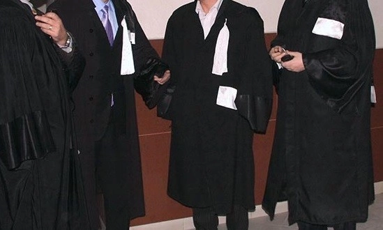 Doi avocaţi şi un executor judecătoresc, trimişi în judecată pentru înşelăciune şi abuz în serviciu