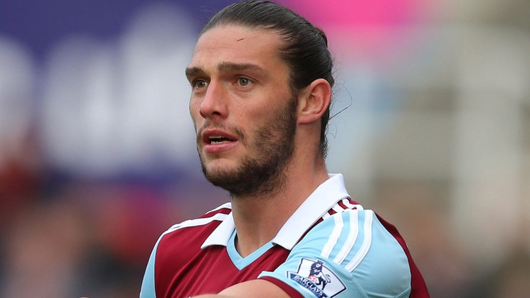 Andy Carroll riscă o pedeapsă cu închisoarea după ce a încălcat un ordin de protecţie