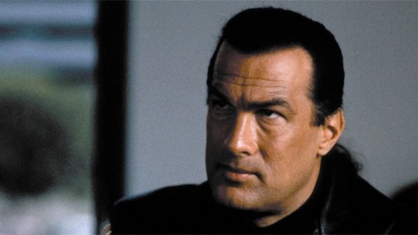 Aleksandar Vucic l-a primit pe actorul Steven Seagal şi băiatul său