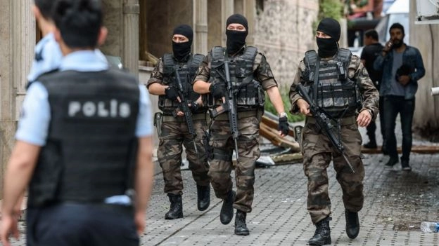Continuă prigoana asupra opoziției turce - Razie cu 48 de arestări la Istanbul