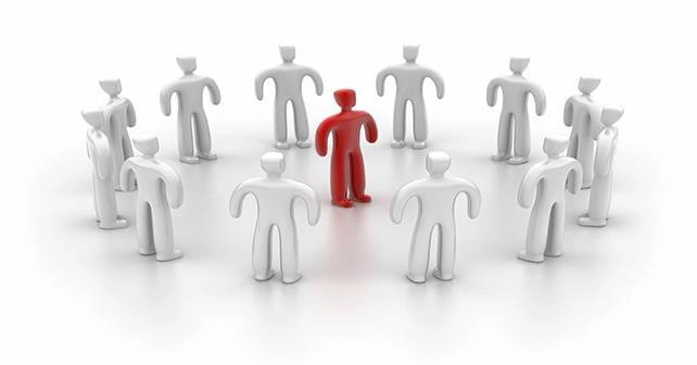 Mandatul primarului din Bistriţa-Năsăud care a apărut în ipostaze intime cu o angajată, în biroul instituției, a fost suspendat