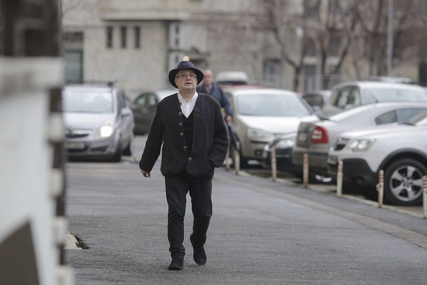 Mircea Dinescu reacționează la propaganda pro-Ceaușescu de pe TikTok: Scrisoarea celui mai iubit dărîmător de biserici