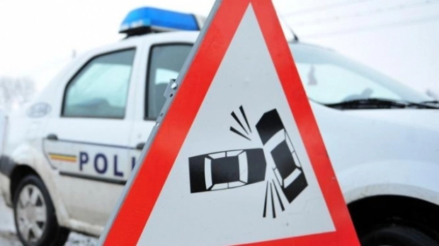 Autospeciala de poliție implicată într-un accident rutier, la Baia Mare: un polițist a fost rănit