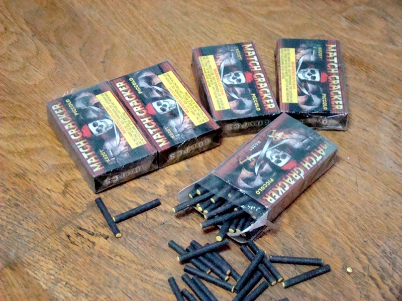 Românii nu mai au voie să cumpere petarde. Ce sancțiuni riscă cei care încalcă legea