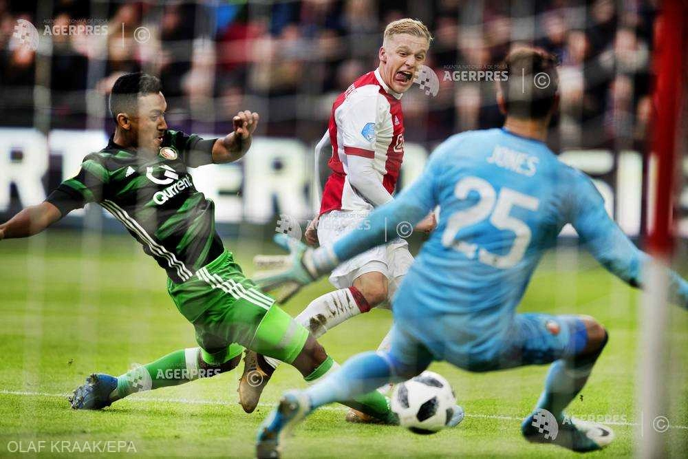 John Heitinga, out de la Ajax Amsterdam