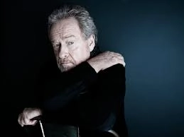 Regizorul Ridley Scott critică industria cinematografică: 'Ne înecăm în mediocritate' / 'Majoritatea filmelor realizate azi sunt o porcărie'