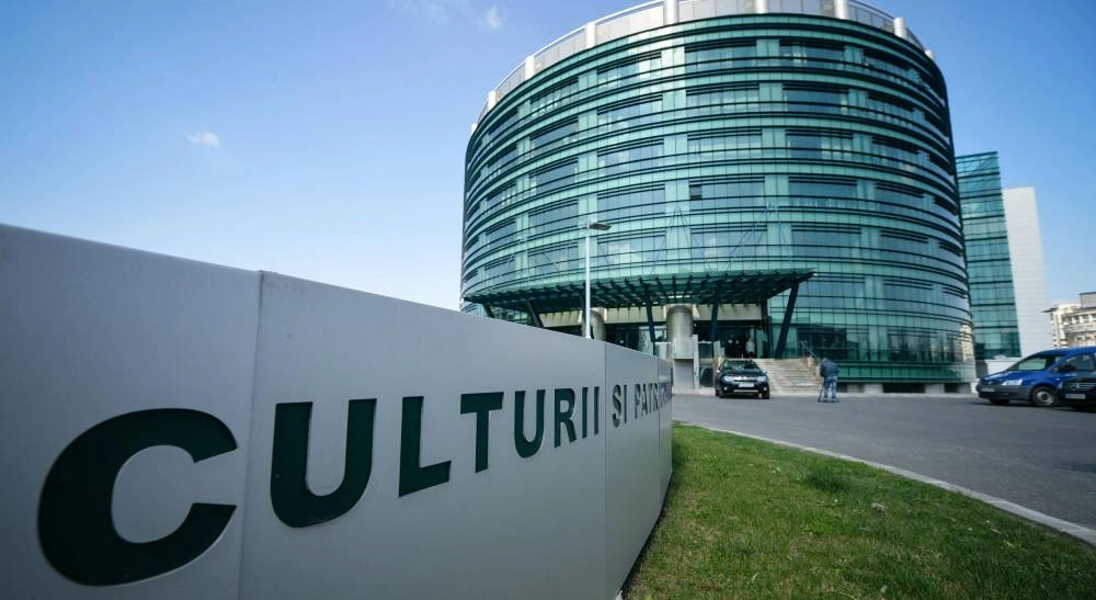 Teatrele 'Ion Dacian' și 'Ambasadorii', sub lupa Ministerului Culturii: Promite o analiză 'aprofundată'