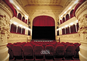 Carte dedicată actriţei Dorina Lazăr, lansată la Teatrul Odeon