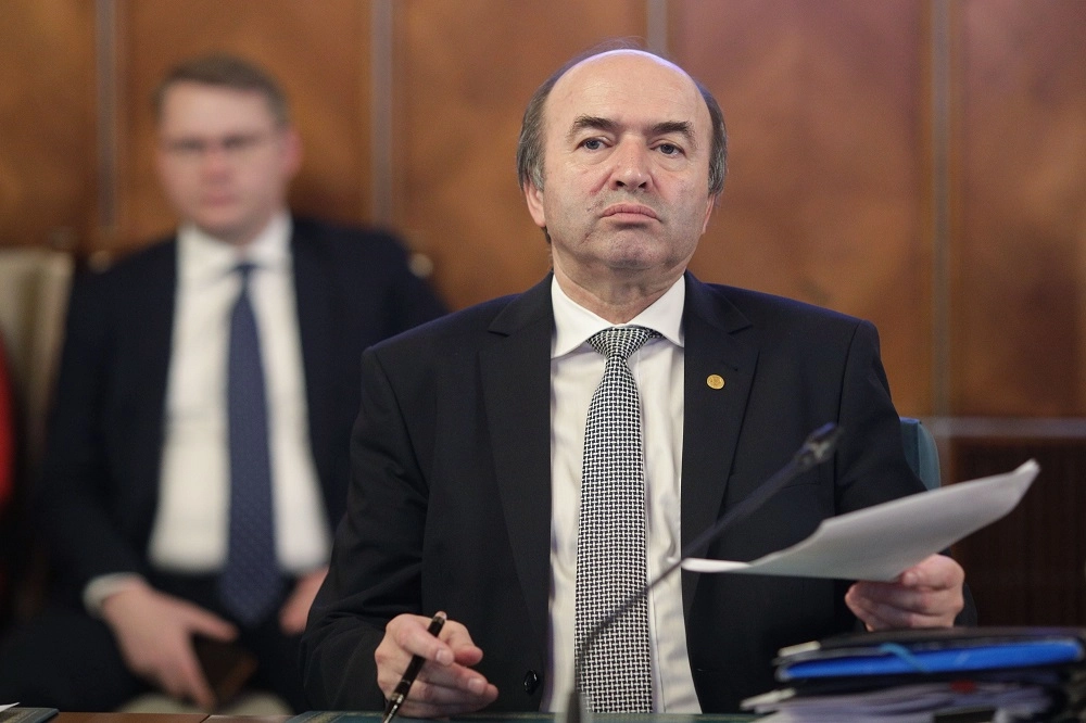 Tudorel Toader: Președintele vrea să fie jucător, am înțeles, dar trebuie să joace pe terenul Constituției
