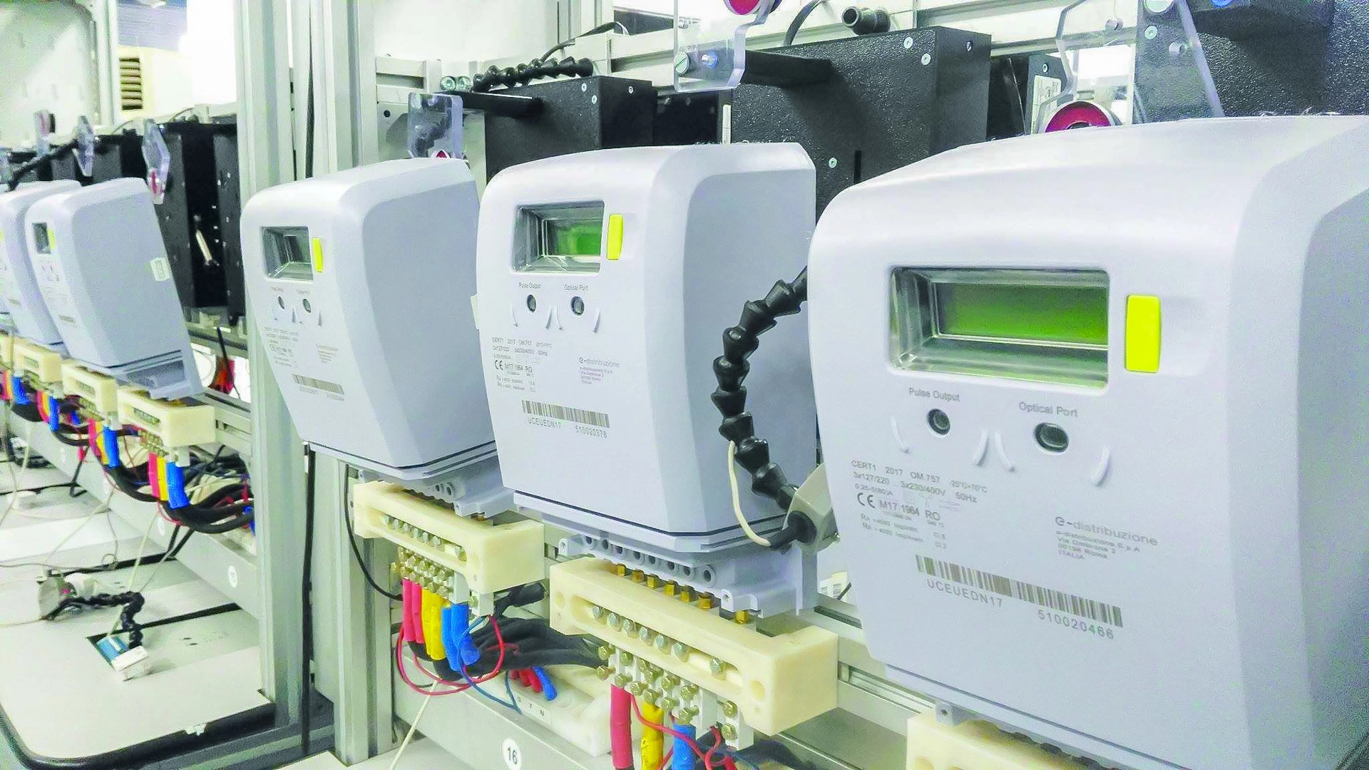 DEER:Circa 1,1 milioane de contoare inteligente vor fi instalate în cadrul unor proiecte de modernizare a reţelei de distribuţie