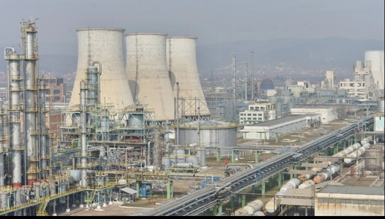 Chimcomplex intră pe minus: rezultat negativ de 87,8 milioane de lei după nouă luni