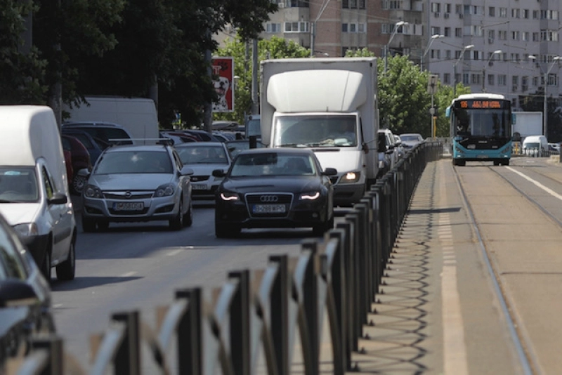 Statul schimbă regulile ajutoarelor pentru a împinge transportul spre soluții 'verzi'