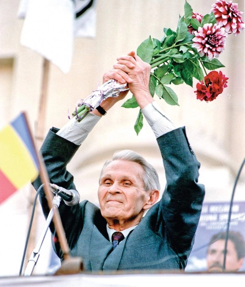 Nicuşor Dan: Corneliu Coposu a fost un apărător neclintit al democraţiei