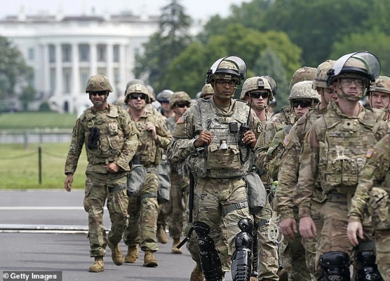 Statul Illinois încercă să blocheze în justiție intrarea trupelor federale