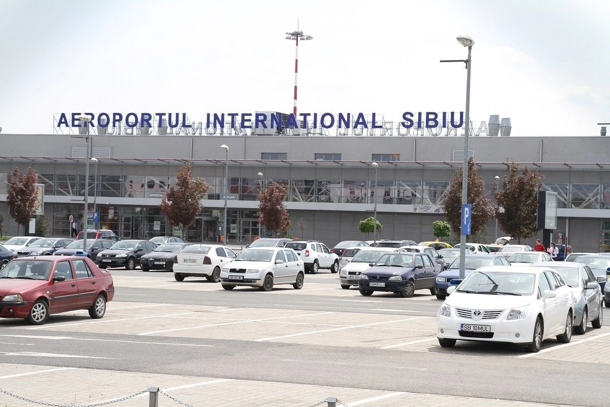 Aeroportul Sibiu, primul din România unde nu se mai pune ştampila pe paşaport. Care este motivul