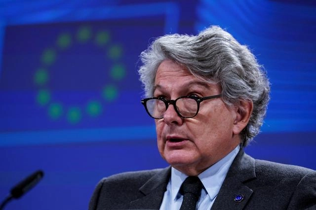 Emmanuel Macron îi cere lui Trump ridicarea sancțiunilor impuse fostului comisar european Thierry Breton