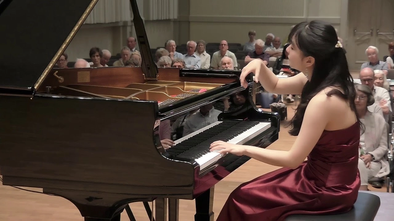 Paul Lecocq, în vârstă de 20 de ani, a câştigat cea de-a 31-a ediţie a prestigiosului Concurs Internaţional de Pian 'Clara Haskil'