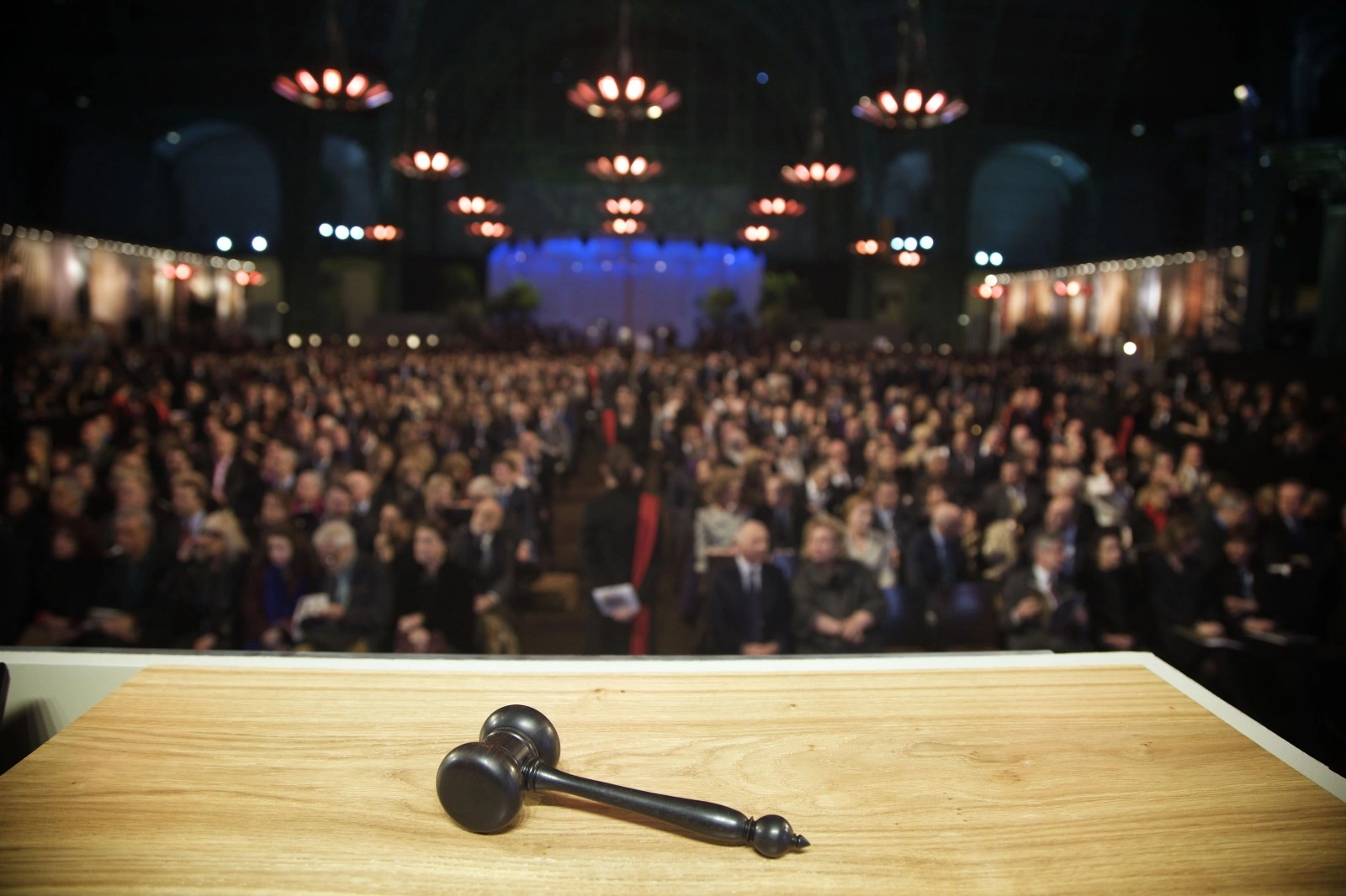 FOTO Diamantul albastru 'Mellon Blue' a fost vândut la Geneva pentru peste 25 de milioane de dolari