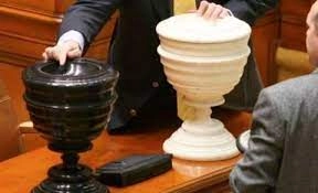 Motions of no confidence against fiscal measures draft, rejected