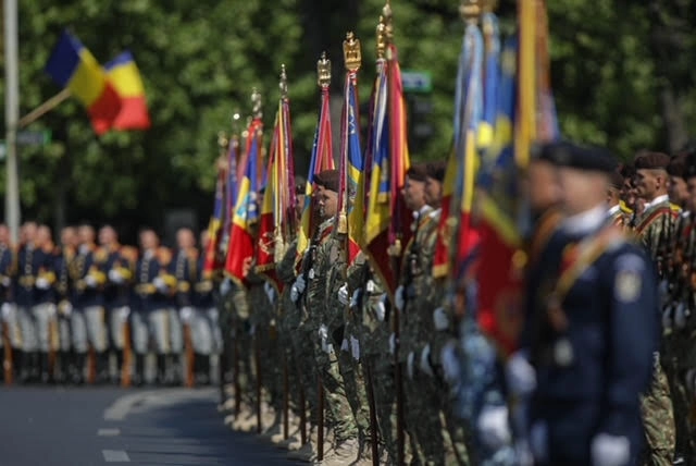 Guvernul Bolojan adoptă serviciul militar voluntar. Alte măsuri importante în ședința de joi