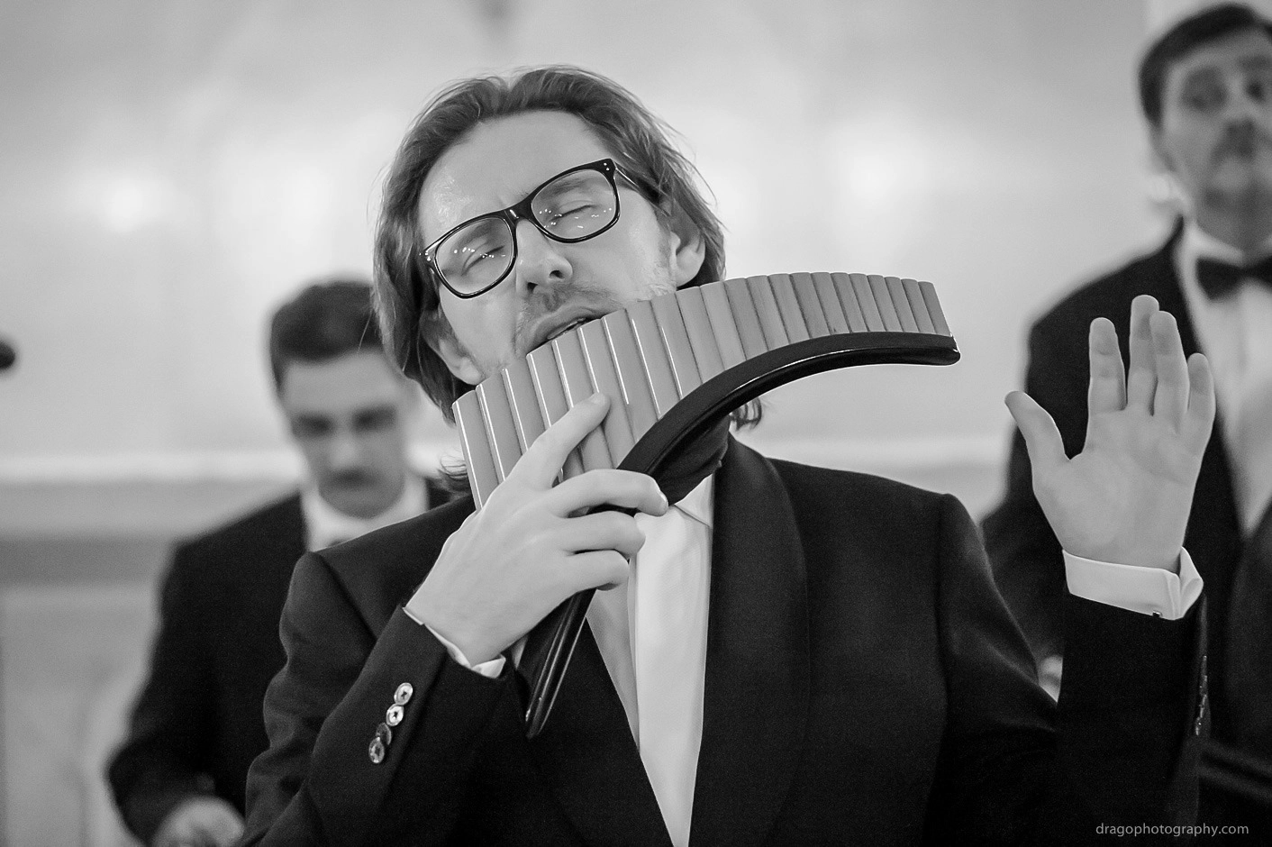 Artistul Nicolae Voiculeț îl acuză pe Dominic Fritz de cenzură, după ce Filarmonica Banatul a eliminat colindele lui Radu Gyr: "Cum îți permiți tu?"