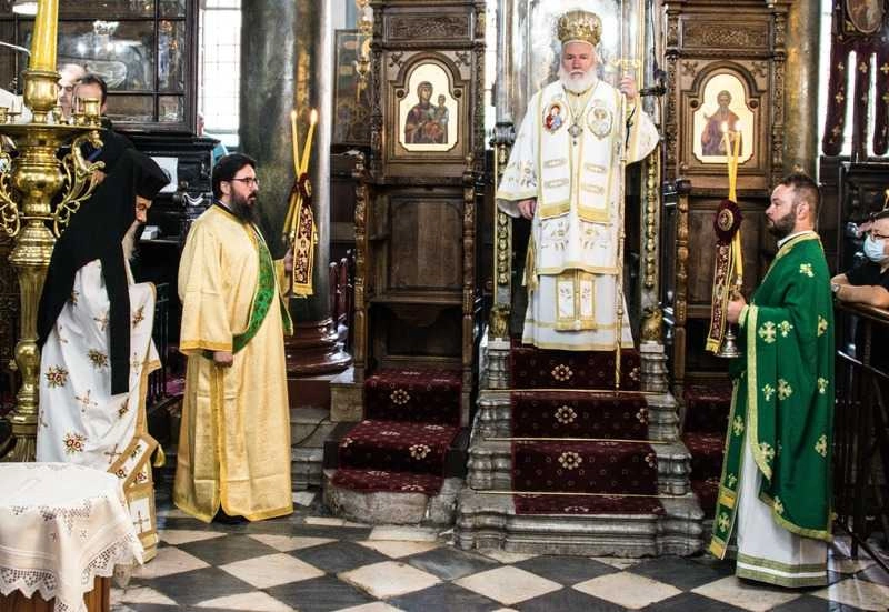 VIDEO PS Visarion al Tulcii a slujit la biserica din Ciucurova, unde l-a făcut iconom pe părintele Nelu Ionuț Lipan