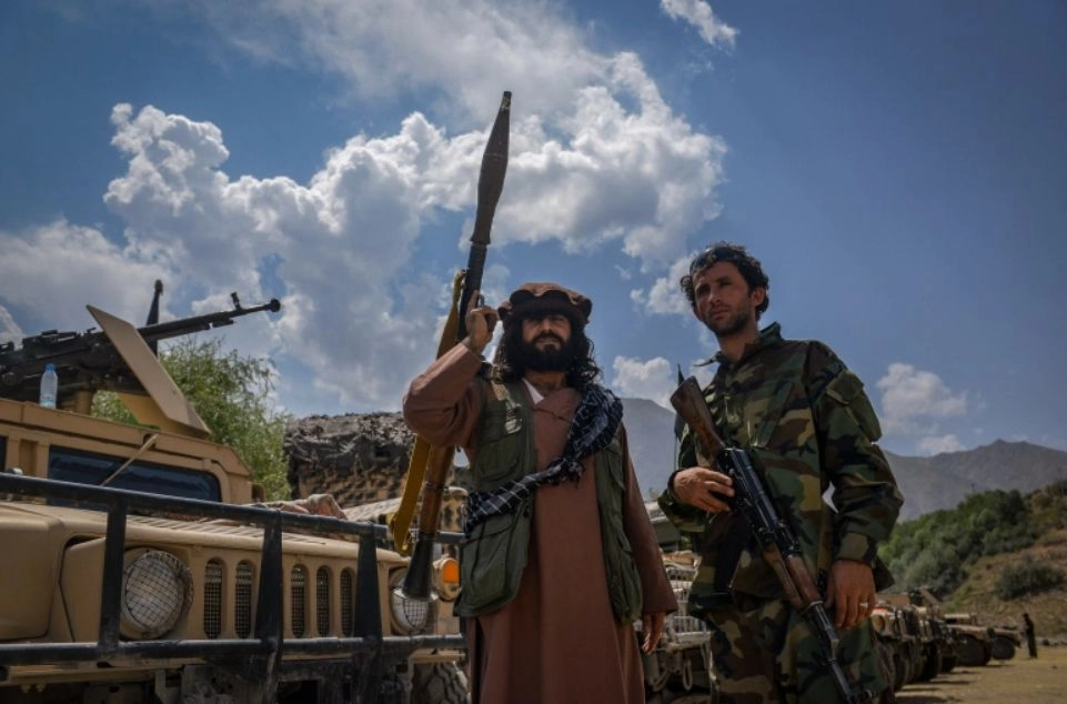 Un cuplu de britanici reținut de talibani în Afganistan a fost eliberat cu ajutorul Qatarului