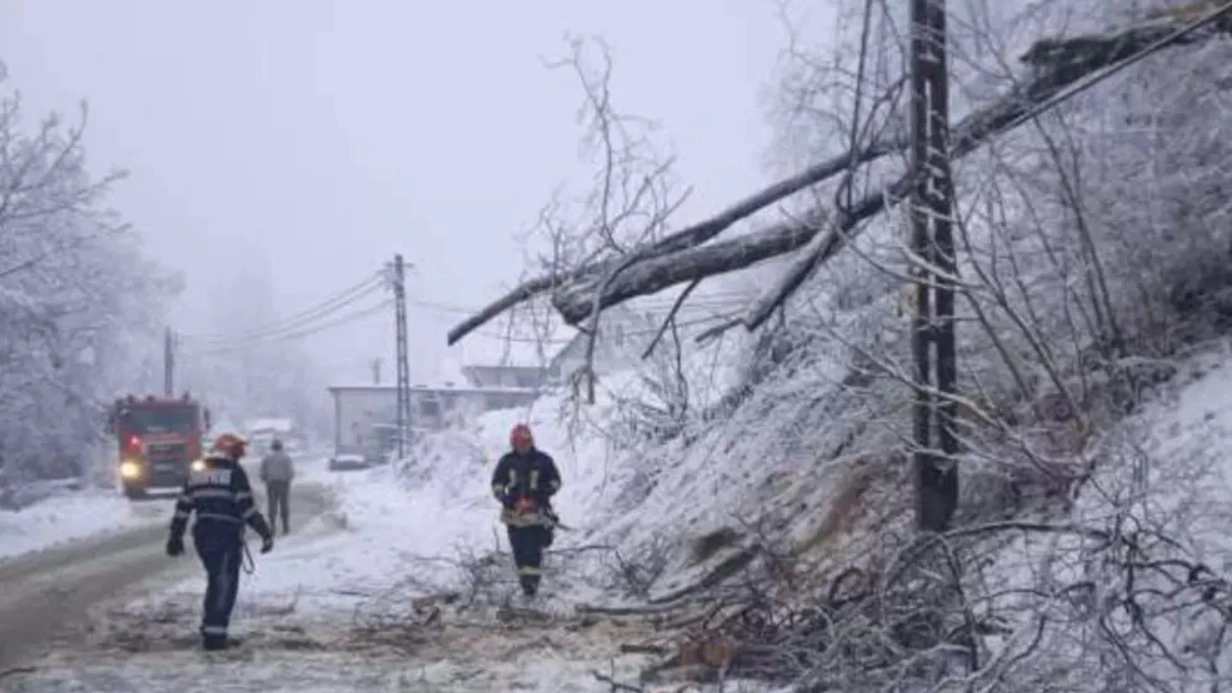 Bărbat rănit într-o zonă greu accesibilă din Rodna. Intervenția echipajelor, îngreunată de condițiile meteo