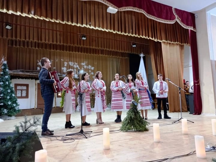 Festivalul Colindului Vâlcean, în patru localităţi din judeţ