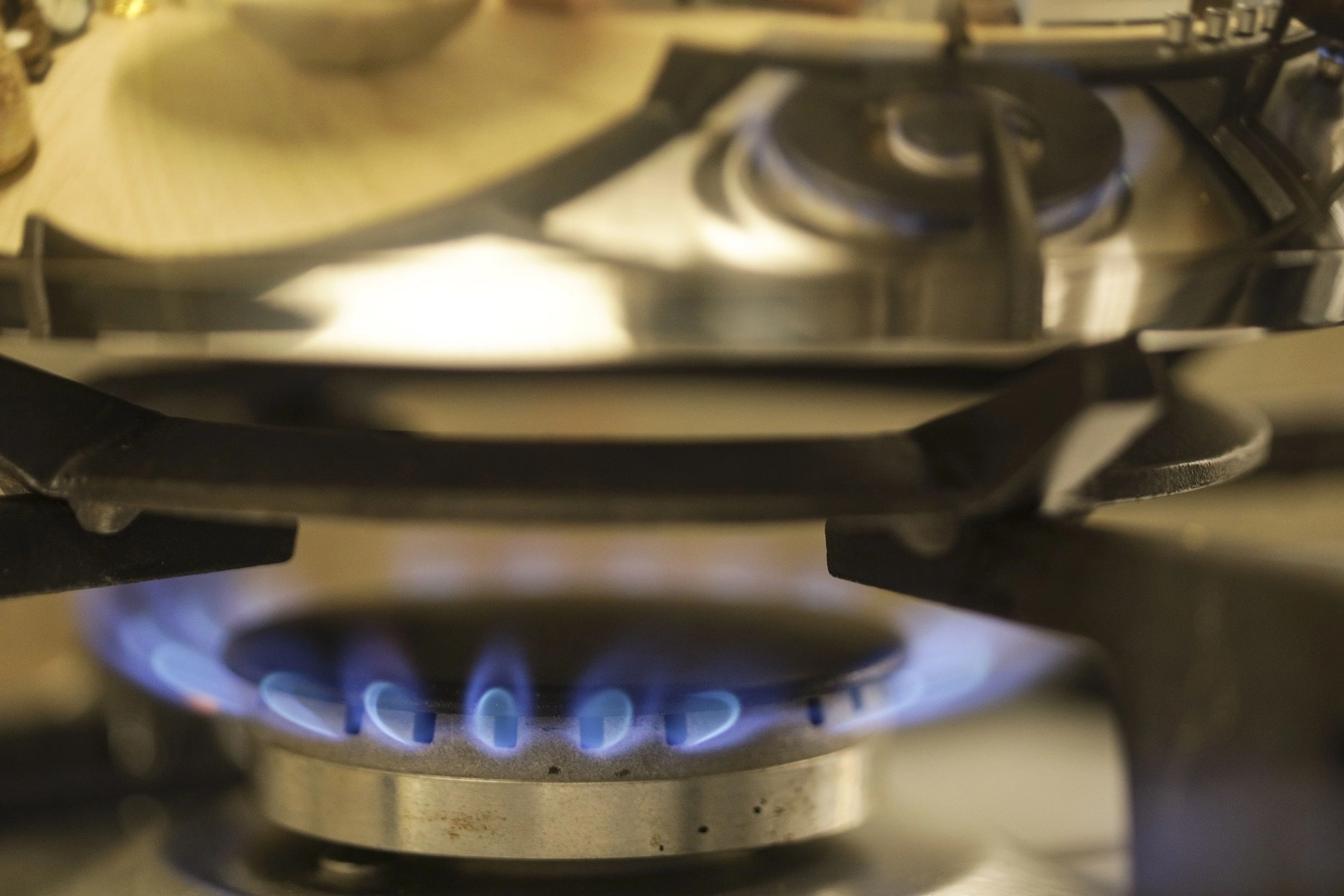 Pericol ascuns în plină iarnă: aragazul folosit pentru încălzire poate ucide. Ce spun specialiștii