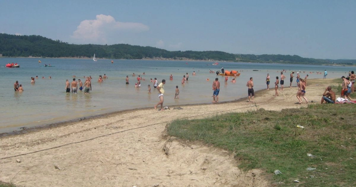 VIDEO Lacul Surduc, un pol turistic cu bogate atracţii naturale