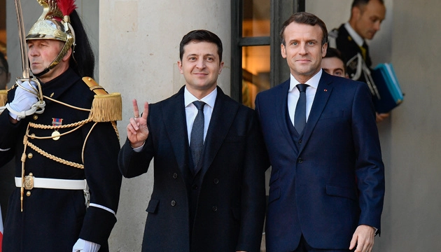Macron urmează să-l primească luni pe Zelenski