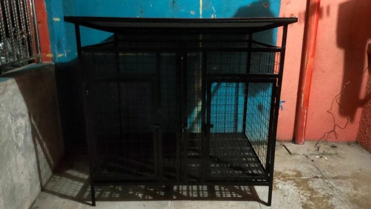 Coșmar conjugal greu de imaginat: Bărbat ținut captiv într-un țarc pentru câini, ars și bătut de soție, imediat după nuntă