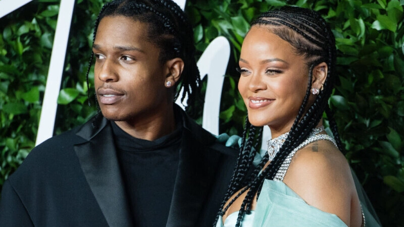 Rihanna și A$AP Rocky au anunțat nașterea celui de-al treilea copil al lor: Primele imagini publicate de artistă cu fetița ei