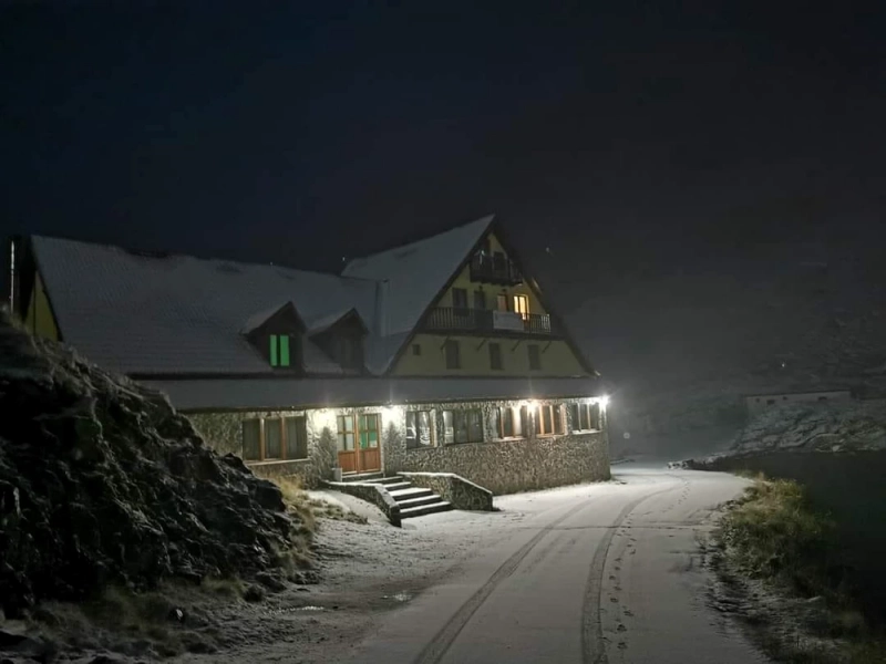 Temperaturile au scăzut la minus 25 de grade Celsius în Bucegi: Utilaje și toalete nefuncționale pe domeniul schiabil Sinaia