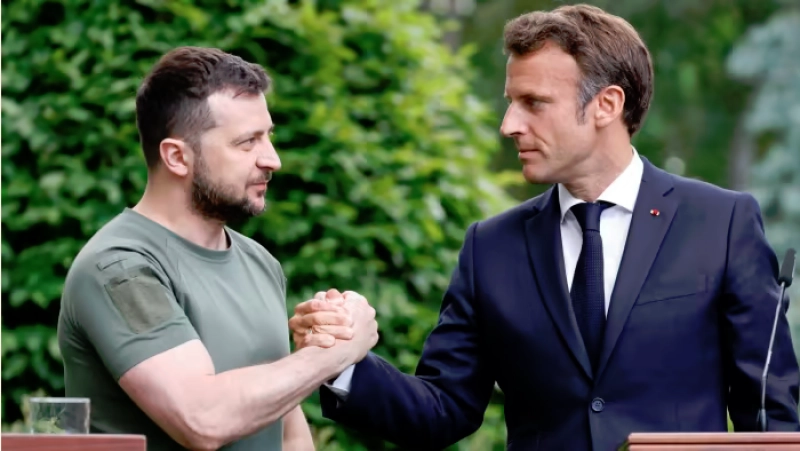 Emmanuel Macron urmează să-l primească luni pe Volodimir Zelenski la Palatul Élysée