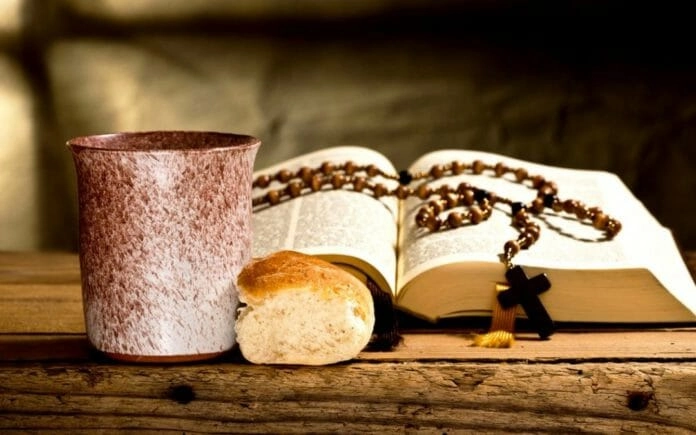 Nu face excese alimentare înainte de Postul Crăciunului. Medicii explică cât este de periculos