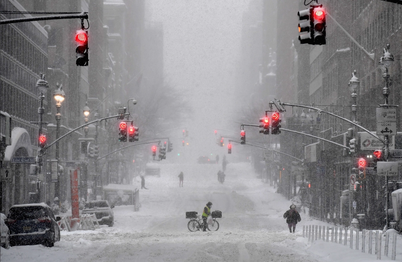 Lupta între generații la New York - Candidații la primărie stârnesc controverse