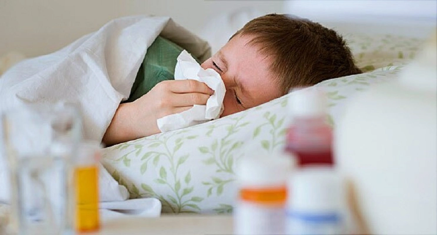 Numărul cazurilor de viroze respiratorii a crescut cu peste 30% în ultimele trei săptămâni