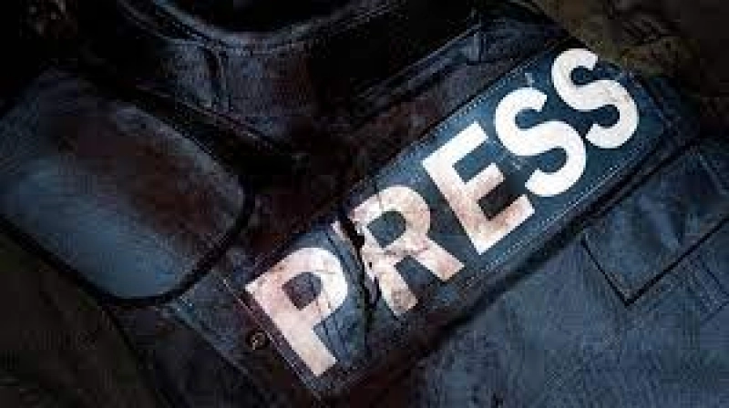 Cercetătorii FJSC: „53,4% dintre jurnaliștii români au fost expuși la limbaj insultător sau ofensator, 26,3% au raportat amenințări digitale, iar 7,1% au experimentat hărțuire sau agresiune sexuală”