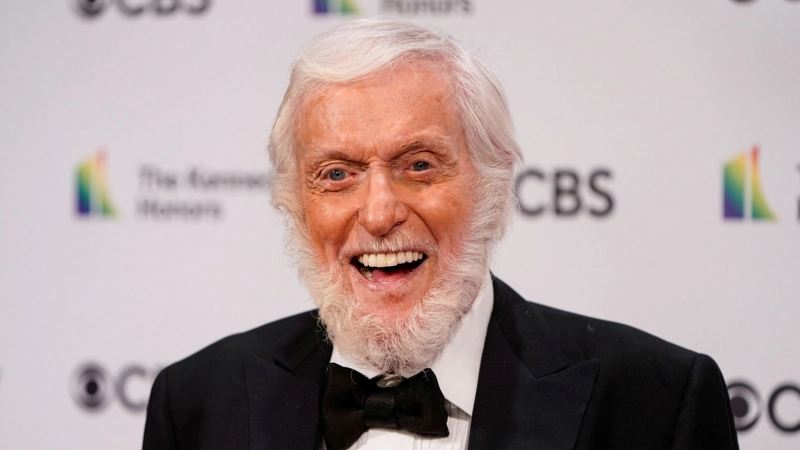 Actorul Dick Van Dyke împlinește 100 de ani: 'Nu sunt de ajuns, vreau să trăiesc mai mult'