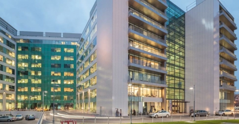 Rata medie de neocupare a clădirilor de birouri cu spaţii de socializare este de doar 7% (analiză)